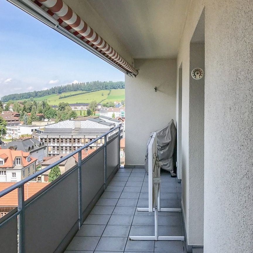 4 1/2-Zimmerwohnung im 2.OG mit herrlicher Aussicht - Photo 1