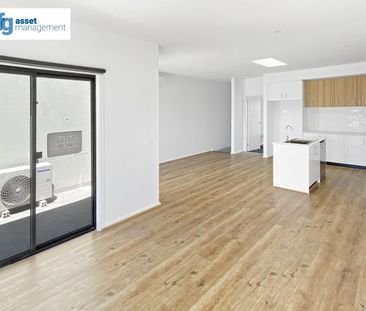 Modern 3-Bedroom Townhouse in the Heart of Berwick! - Photo 1