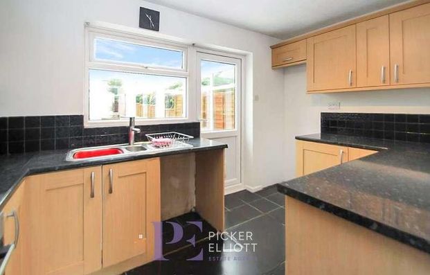 Willow Close, Burbage, LE10 - Photo 1