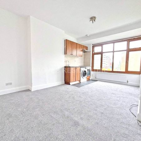 Price £1,150 pcm - Available Now - Unfurnished - Photo 4