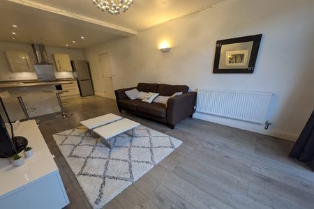 West Bridgford, NG2 5HH - Photo 2