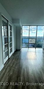 Yonge and Park home Renovated Lrg 1Bdrm +Den Hydro +Heat Incl. 1Parki - Photo 4