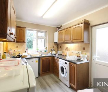 4 bedroom semi-detached house to rent - Photo 6