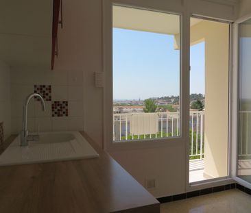 T2, 57m²+Parking Nîmes, Rue des Bananiers, 625€ H.C - Photo 5