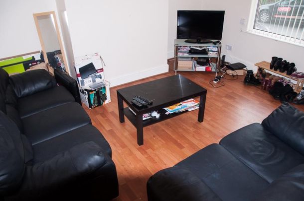 2 bedroom terraced house to rent - Photo 1