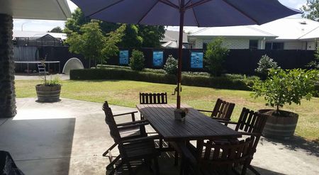 Large family home on 900sqm fully enclosed section - Photo 5