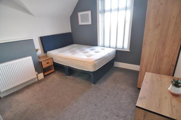 1 bedroom in a house share to rent - Photo 1