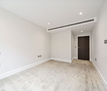 2 Bedroom Flat, Great Peter Street, Westminster, SW1P - Photo 3