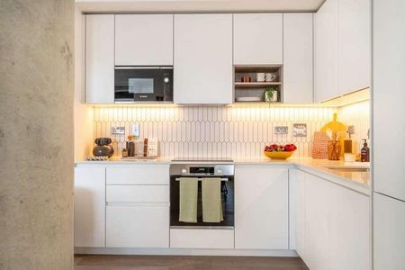 Uncle Wembley, Wembley, HA9 - Photo 4