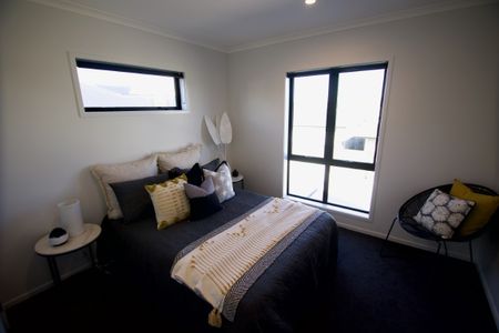 Modern, two bedroom townhouse in Frankton. - Photo 5