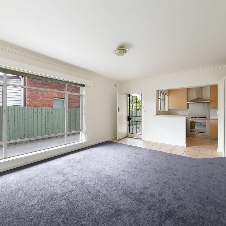Spacious Two-Bedroom Apartment in Prime South Yarra Location - Photo 1