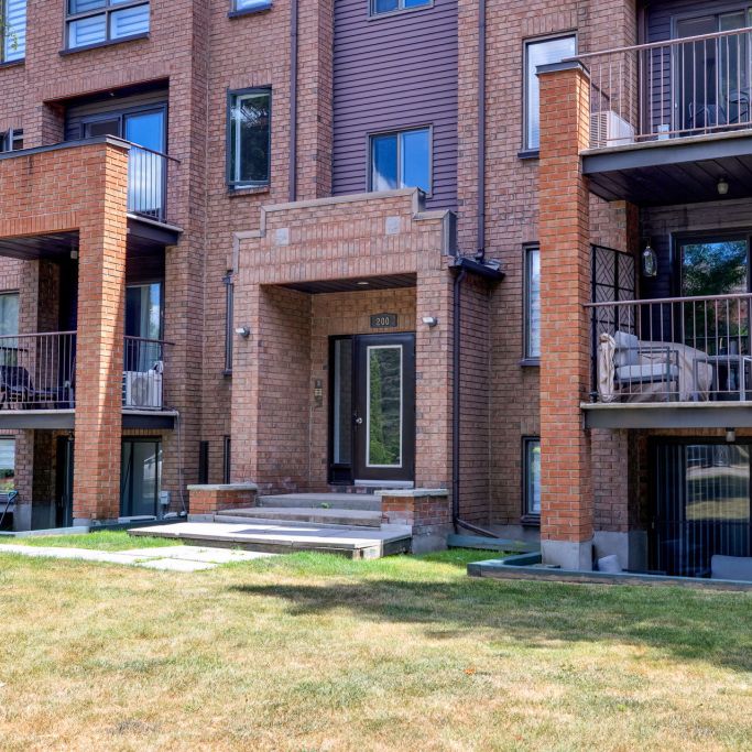 Condo 2 Chambres 200, Rue De Morency#301 - Photo 1