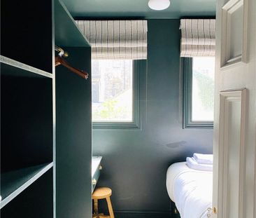 A beautiful newly renovated two bedroom ground floor apartment offe... - Photo 4