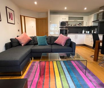 A well presented, one bedroomed apartment, situated on Chesterton R... - Photo 1