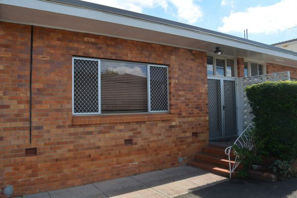 2/122a Russell Street, TOOWOOMBA CITY - Photo 1