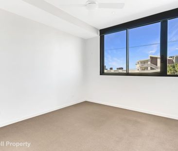 LIVE IN THE HEART OF WEST END - MODERN APARTMENT CLOSE TO EVERYTHIN... - Photo 4