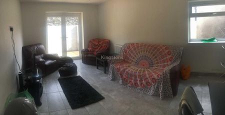 6 bedroom terraced house to rent - Photo 2