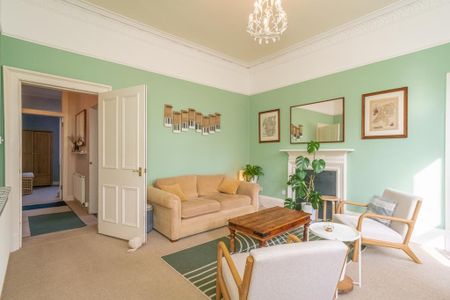 3 bedroom flat to rent - Photo 2