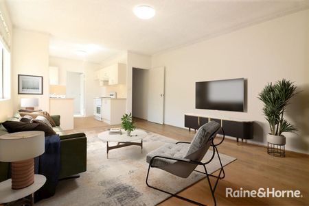 Spacious Apartment In Prime Location - Photo 3