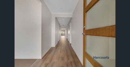 Family Home in Ellarook Estate Truganina - Photo 2