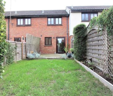 2 bedroom terraced house to rent - Photo 2