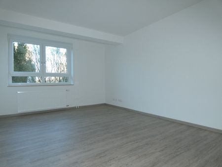 *** Das wird Ihnen gefallen! Modernisierte EG-Wohnung in grüner Lage! *** - Photo 2