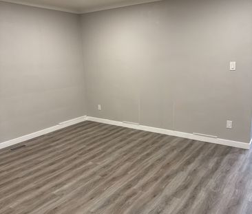 For Lease - 257 Silverbirch Drive Unit# Main, Newmarket, Ontario - Photo 2