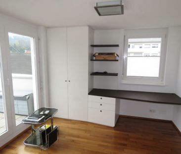 Großzügige helle Vier-Zimmer-Penthouse-Wohnung, mit großer Sonnente... - Photo 4