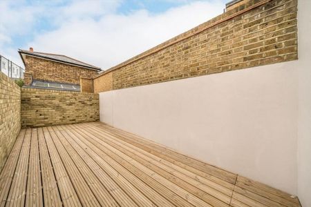 3 bedroom end of terrace house to rent - Photo 3