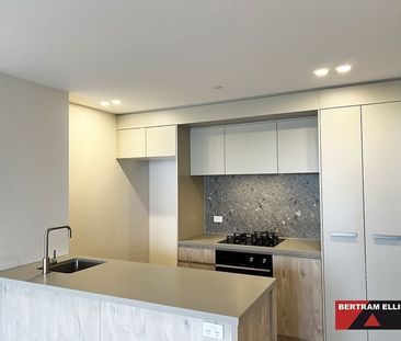 Top floor with expansive view! - Photo 4