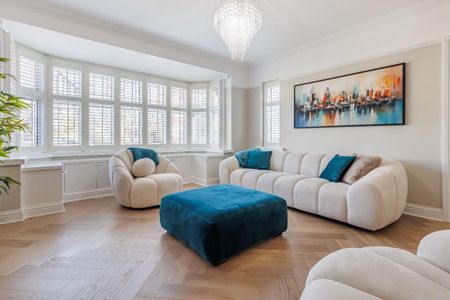 4 bedroom detached house to rent - Photo 2