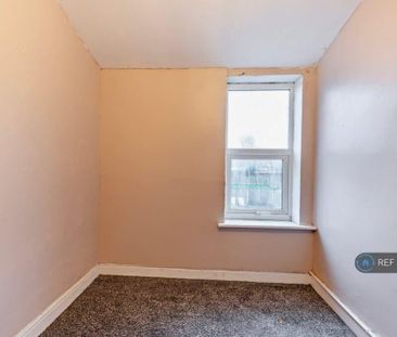 3 bedroom end of terrace house to rent - Photo 3