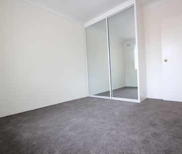 Excellent Freshly Painted 2 Bedroom Security Apartment&comma; - Photo 1