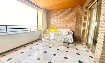 2-BEDROOM APARTMENT WITH POOL AND GARAGE IN BENIDORM - Photo 4