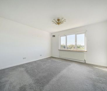 4 bedroom semi-detached house to rent - Photo 5