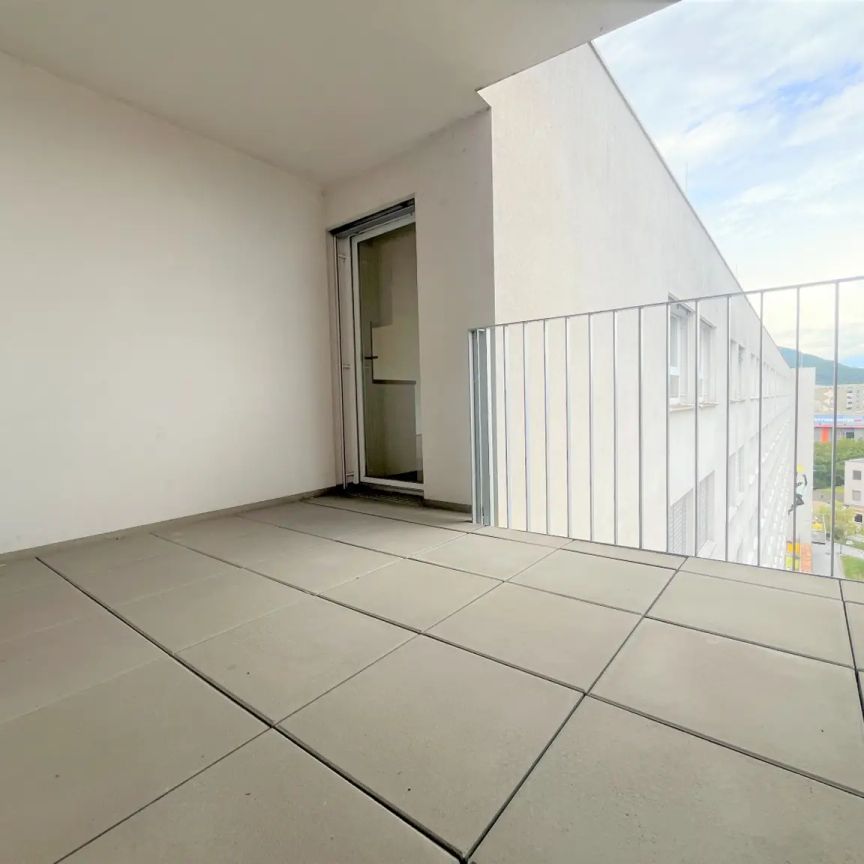 HELL & FREUNDLICH | 2-Zimmerwohnung mit gemütlicher Loggia! - Photo 1