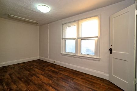 For Lease - 20 Colborne Street Unit# 1, Oshawa, Ontario - Photo 5