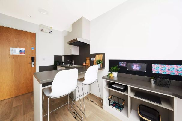 Silver Studio - Photo 1