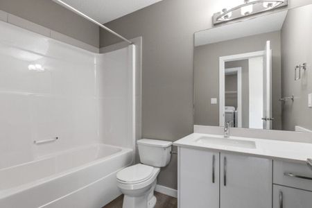 Edmonton Unfurnished rowhome Rental in Edgemont - Spacious UNFURNISHED Townhome With Double Garage In West End Community - Photo 3