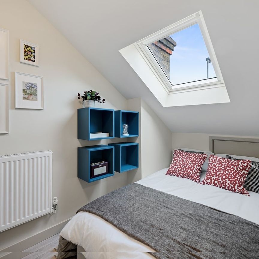 Room in a Shared House, London Road, SM4 - Photo 1