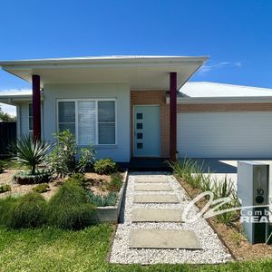 Stunning 5-Bedroom Family Home - Fully Furnished - Photo 3