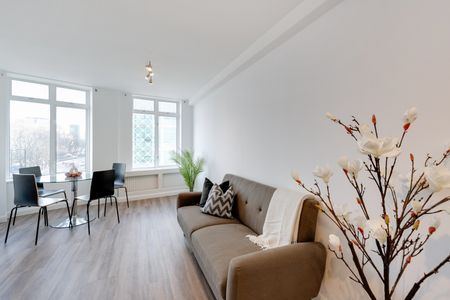 2 Bed Flat, Warren Court, NW1 - Photo 3