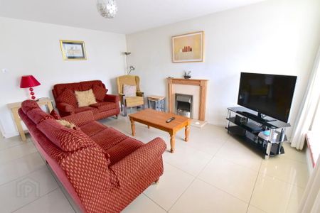 27 Old Castle Court (Student Let), Portstewart, BT56 8GR - Photo 2