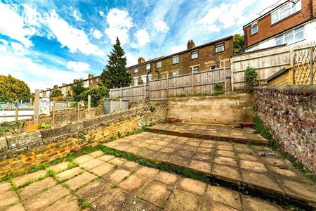 1 bedroom terraced house share to rent - Photo 4