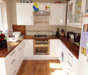 2 bedroom terraced house to rent - Photo 5