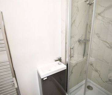 Mount Court, CH60 4RB, Heswall - Photo 1