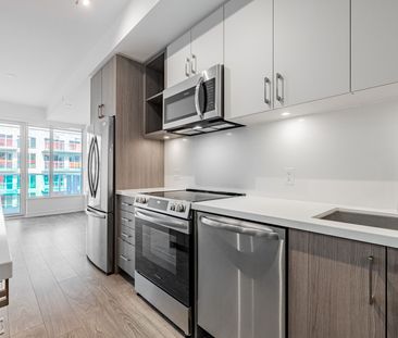 For Lease - 333 Sunseeker Avenue Unit# 407, Innisfil, Ontario - Photo 2