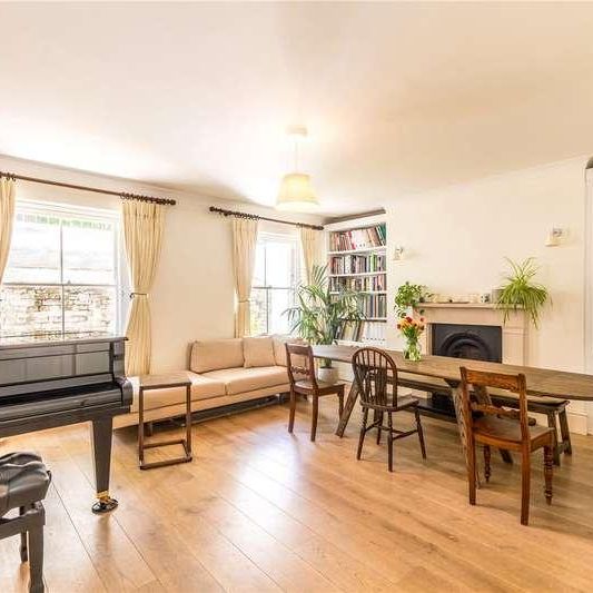 Camberwell Grove, London, SE5 - Photo 1