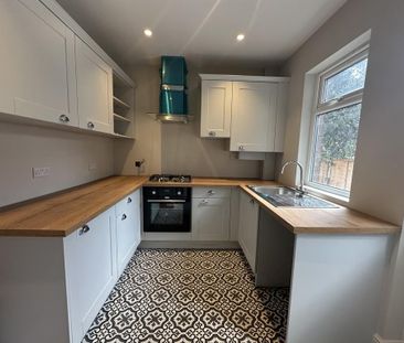 2 bedroom semi-detached house to rent - Photo 4