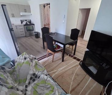 UN MOIS GRATUIT ! 4 ½ À LOUER – SPACIEUX, LUMINEUX & CALME ! - Photo 2